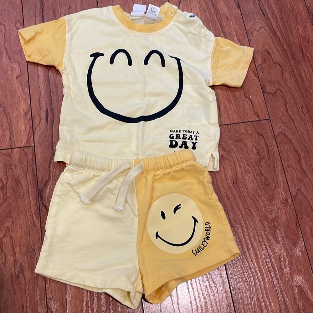 H&M Smiley World set